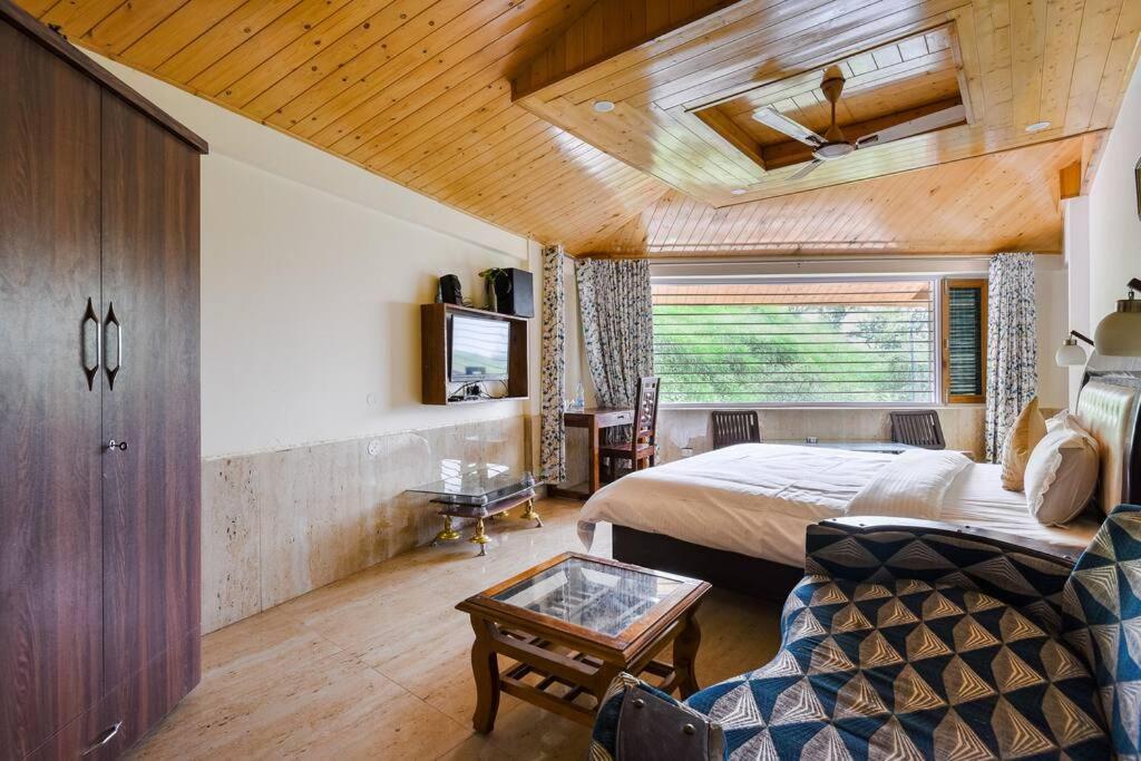 Kasauli Cascade A Cheerfull 4 Bedroom Challet Екстериор снимка