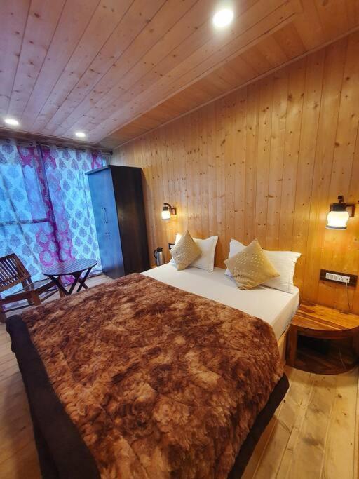 Kasauli Cascade A Cheerfull 4 Bedroom Challet Екстериор снимка