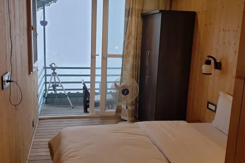 Kasauli Cascade A Cheerfull 4 Bedroom Challet Екстериор снимка