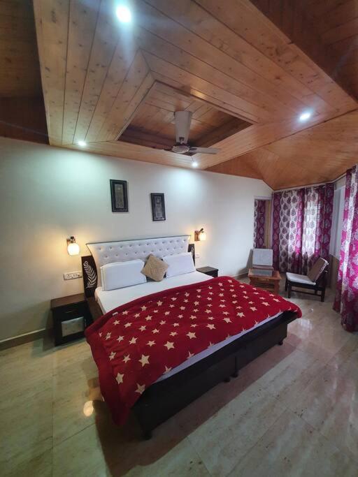Kasauli Cascade A Cheerfull 4 Bedroom Challet Екстериор снимка