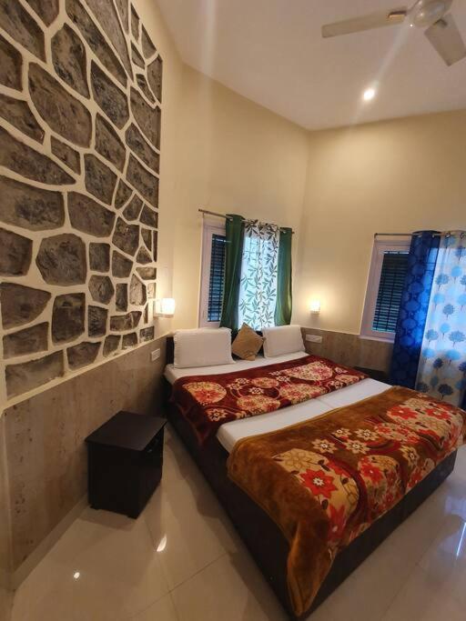 Kasauli Cascade A Cheerfull 4 Bedroom Challet Екстериор снимка