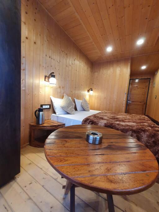 Kasauli Cascade A Cheerfull 4 Bedroom Challet Екстериор снимка