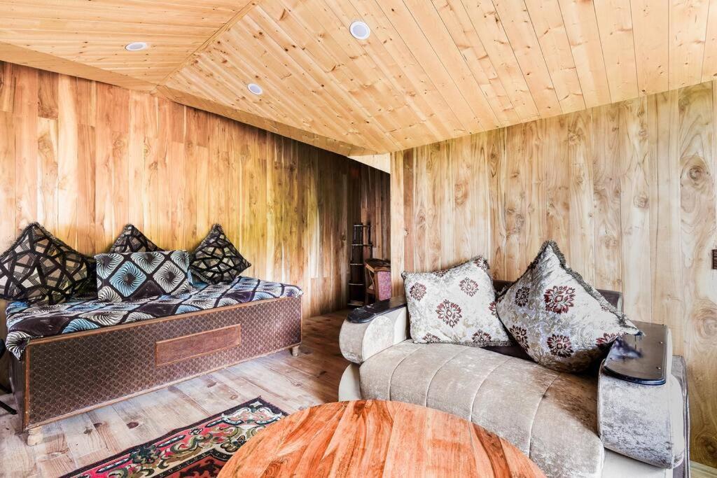 Kasauli Cascade A Cheerfull 4 Bedroom Challet Екстериор снимка