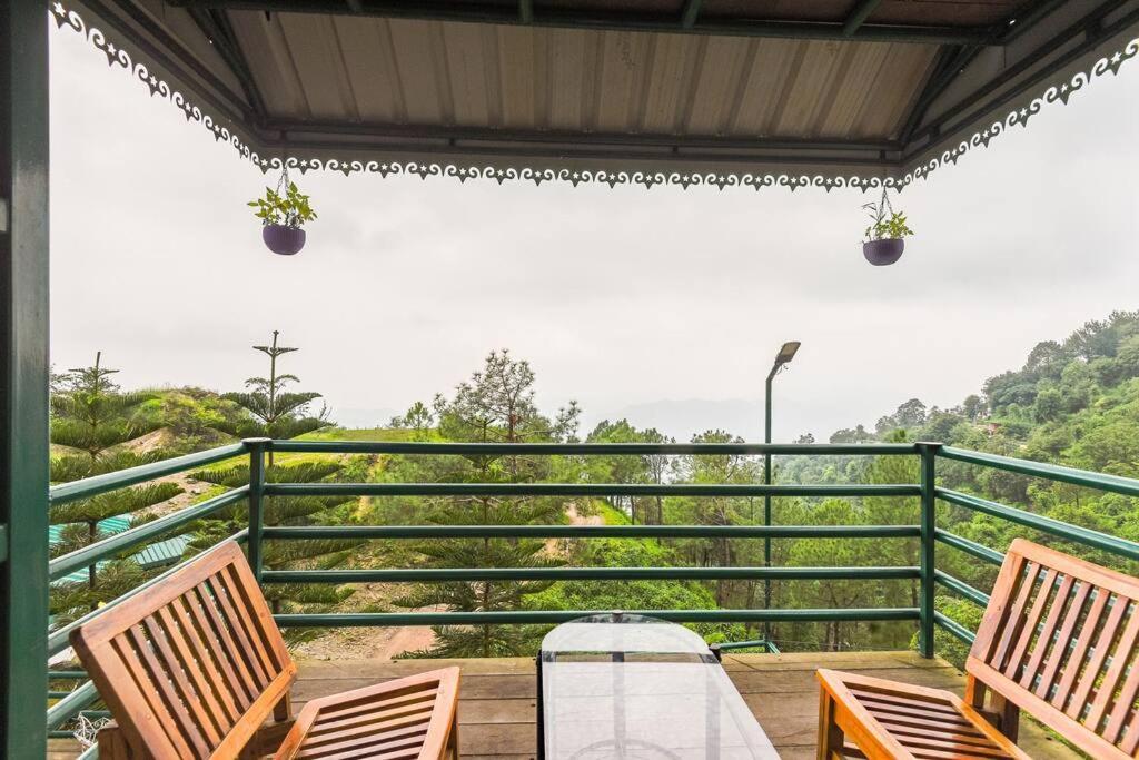 Kasauli Cascade A Cheerfull 4 Bedroom Challet Екстериор снимка